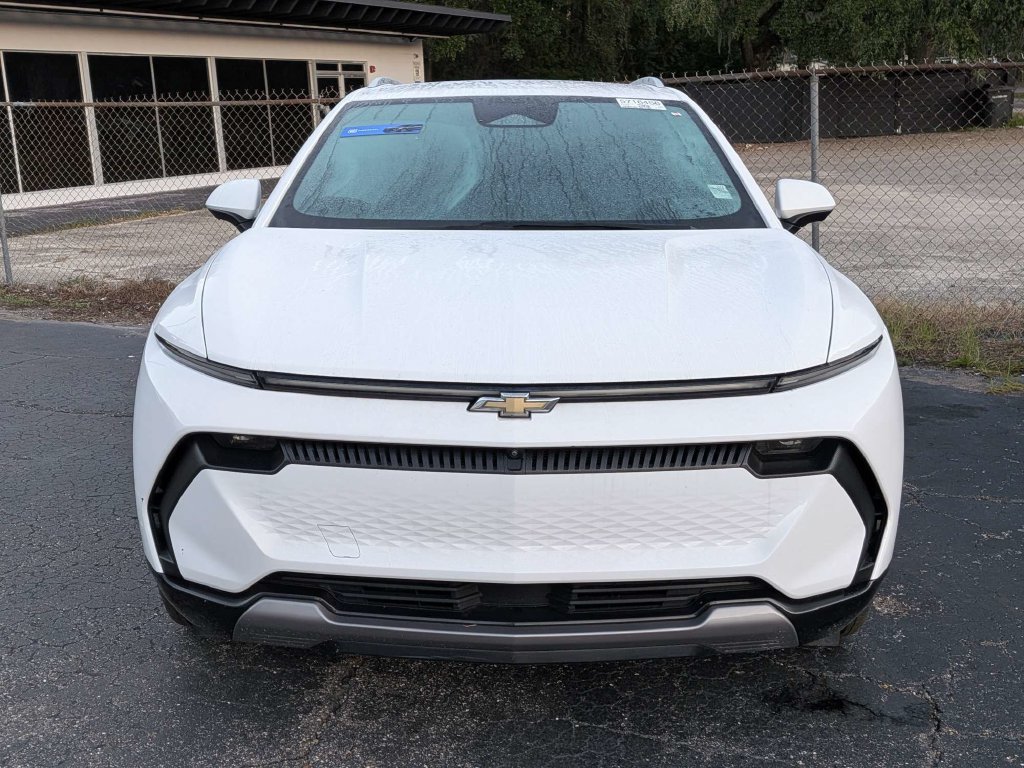 Used 2024 Chevrolet Equinox EV LT FWD image 2