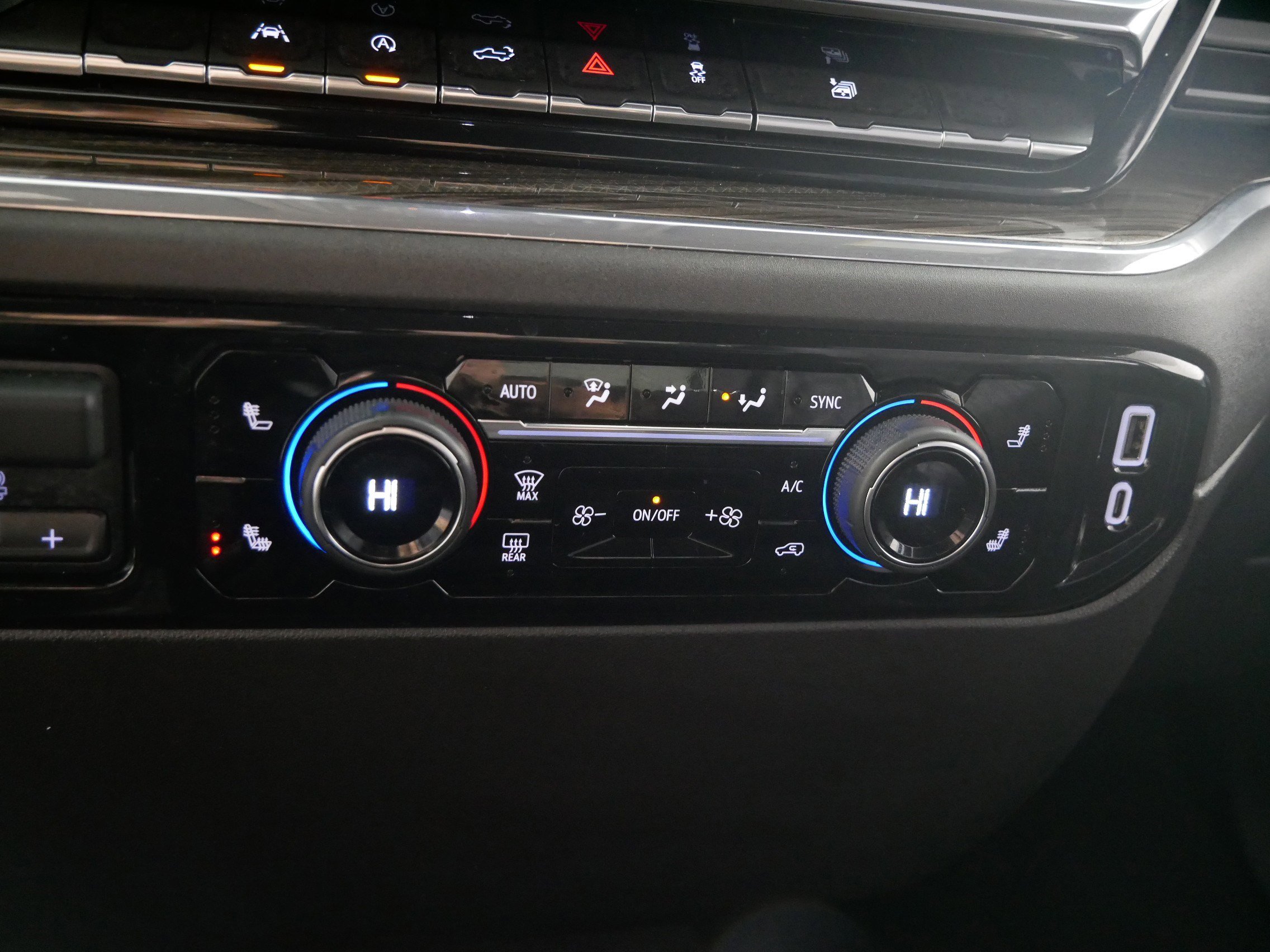 Certified 2024 Chevrolet Silverado 1500 RST image 23