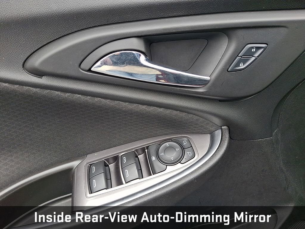 Used 2016 Chevrolet Malibu LT image 13