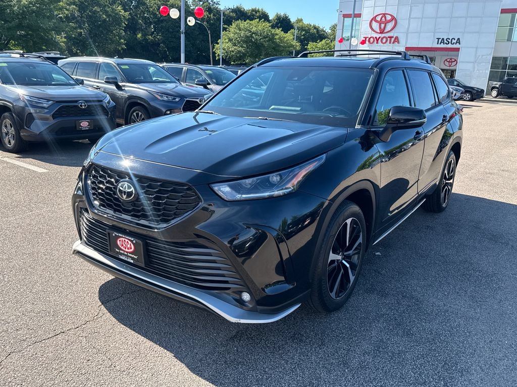 Used 2022 Toyota Highlander XSE AWD/4WD image 3