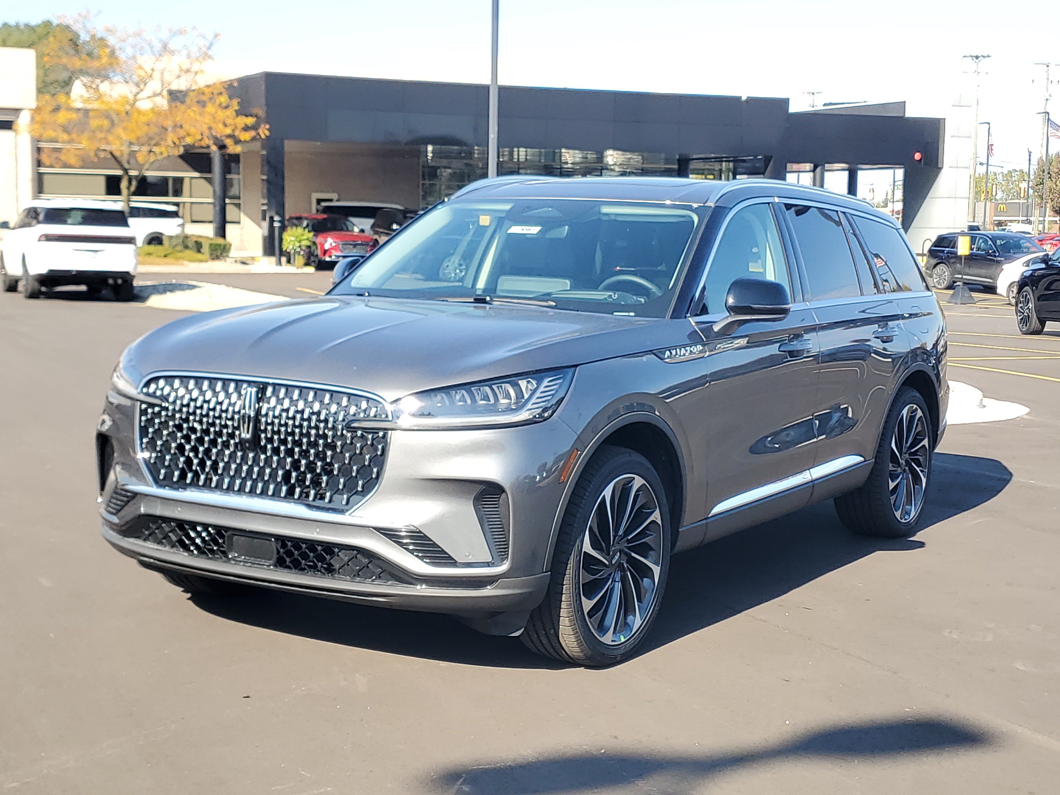 New 2027 Lincoln Aviator Reserve AWD/4WD image 2