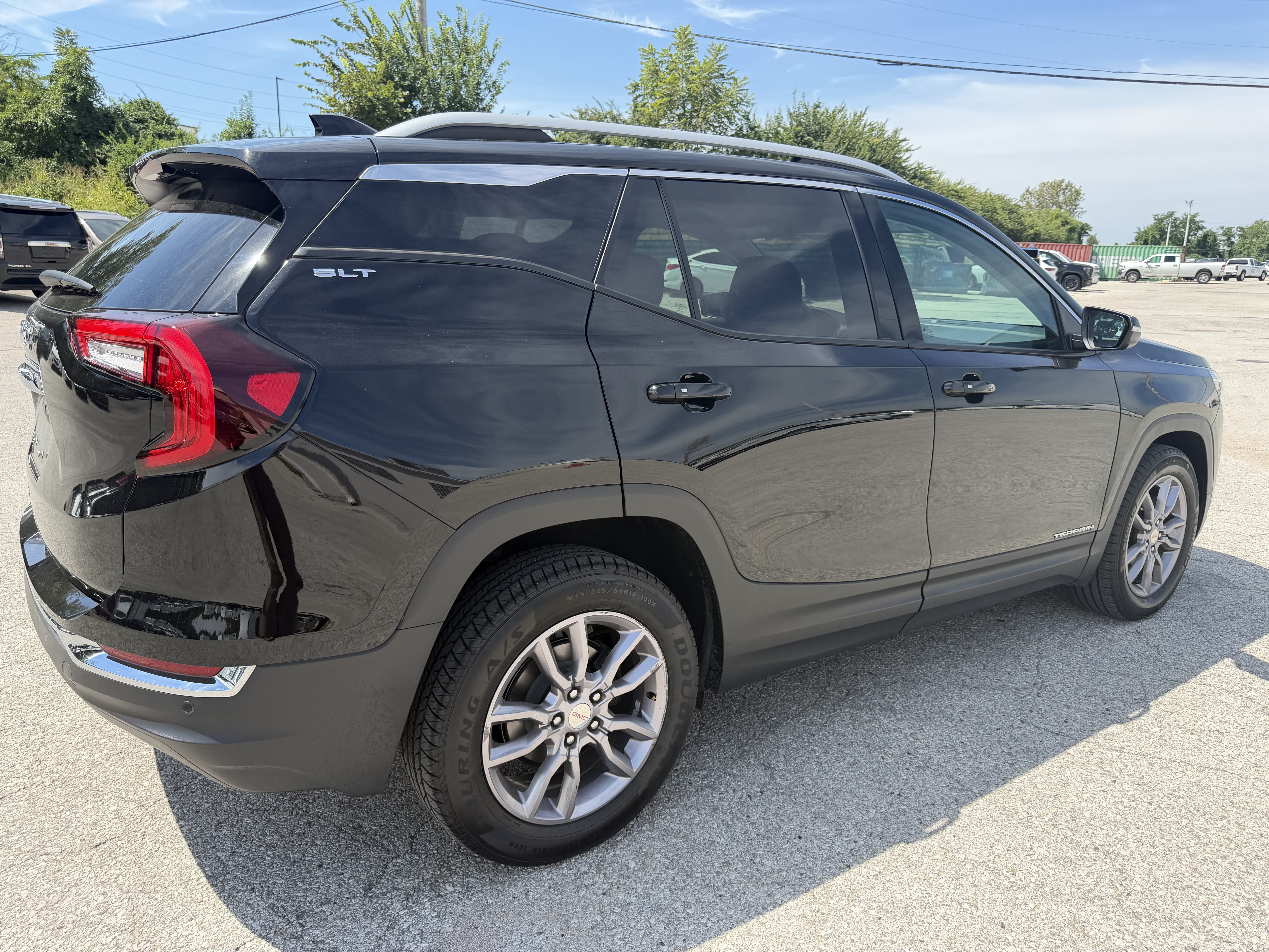 Used 2024 GMC Terrain SLT FWD image 7