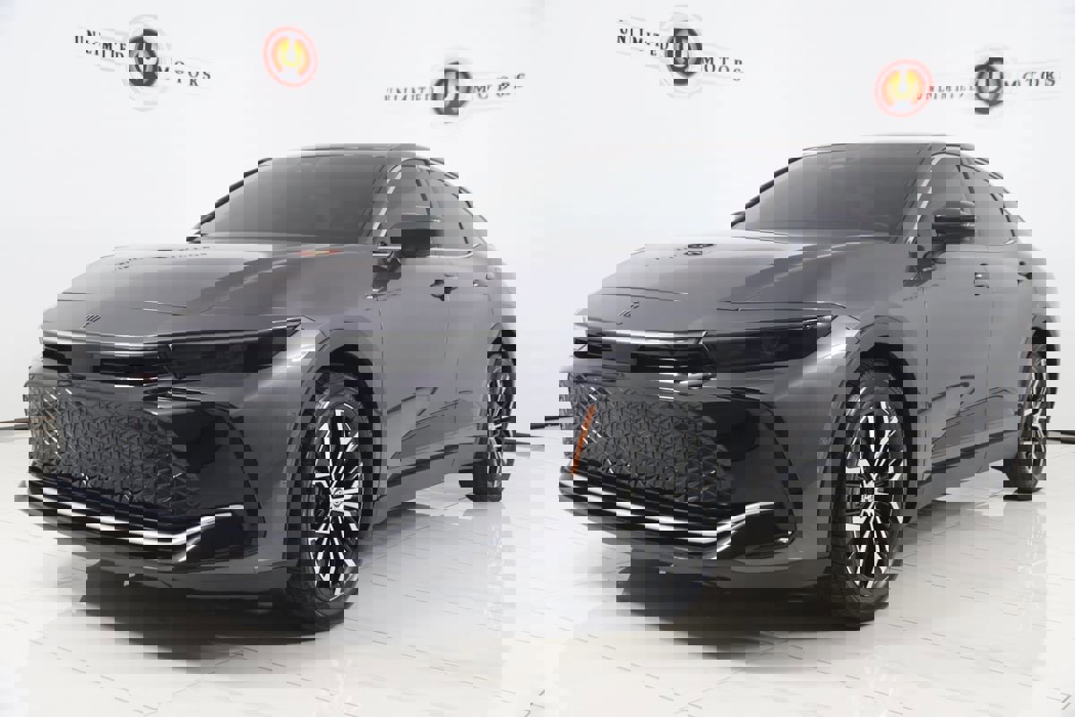 Used 2024 Toyota Crown XLE image 5