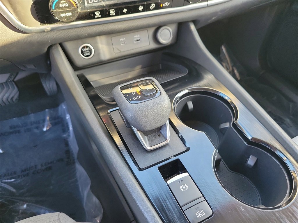 Certified 2023 Nissan Rogue SV image 22