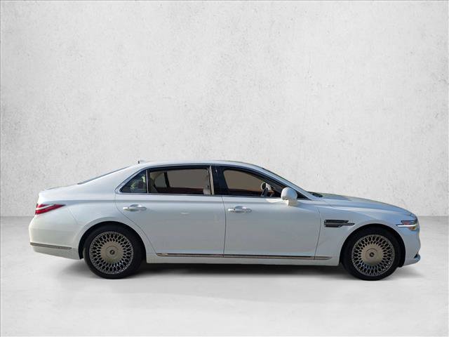 Used 2022 Genesis G90 3.3T Premium RWD image 2
