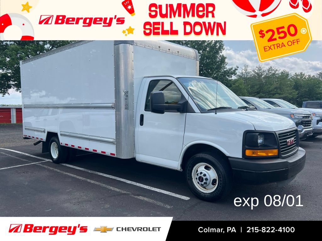 Used 2015 GMC Savana 3500 RWD image 1