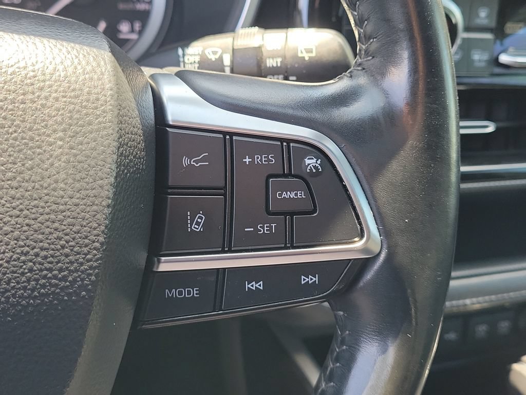 Certified 2021 Toyota Highlander XSE FWD image 10