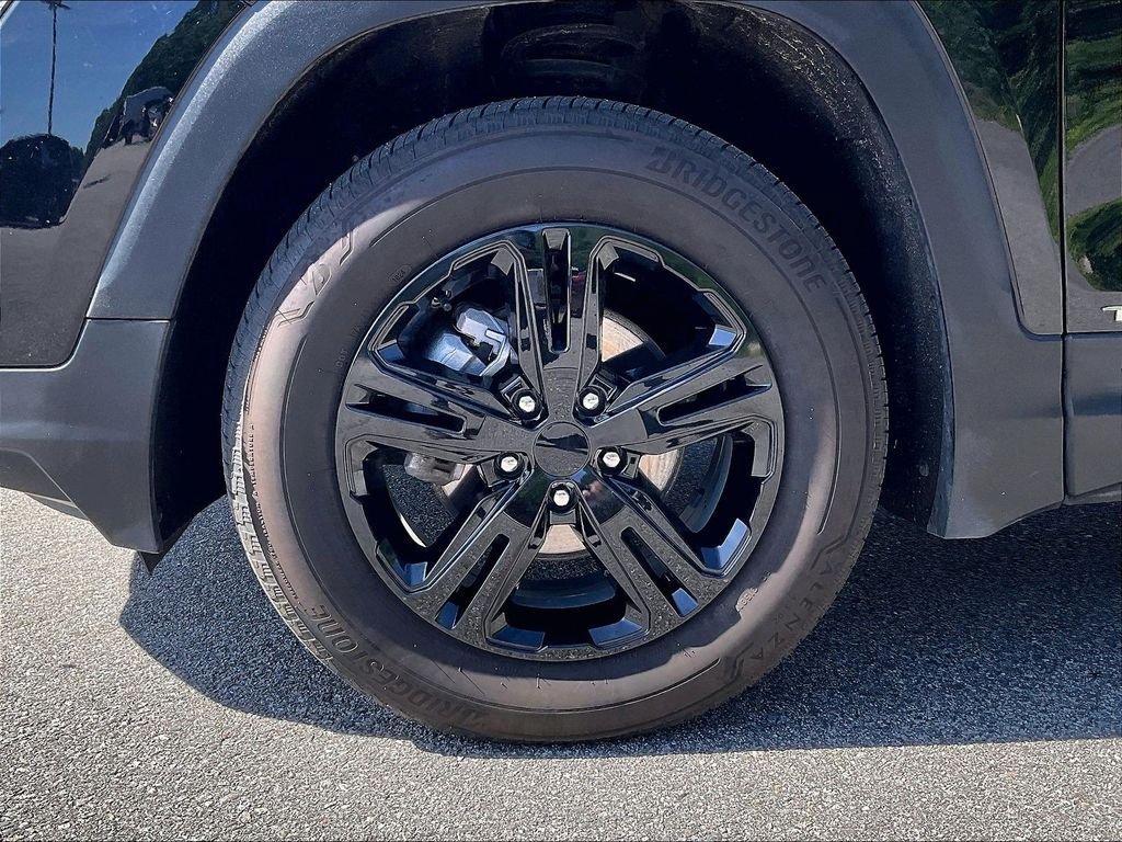 Used 2024 GMC Terrain SLE AWD/4WD image 7