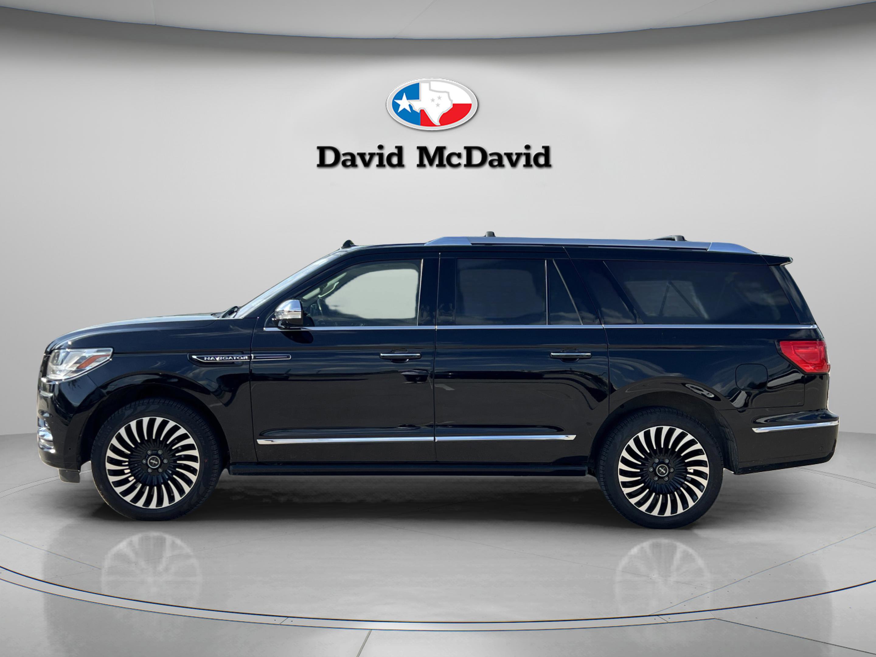 Used 2020 Lincoln Navigator L Black Label w/ Cargo Convenience Package AWD/4WD image 6
