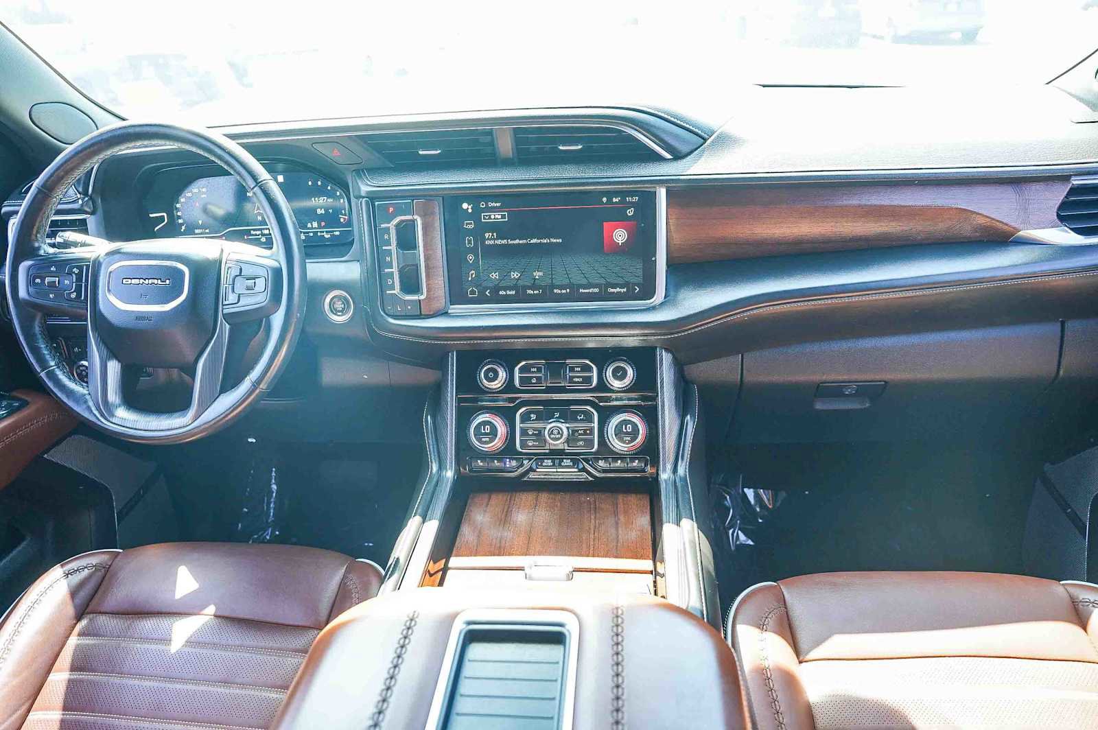 Used 2023 GMC Yukon XL Denali Ultimate image 12