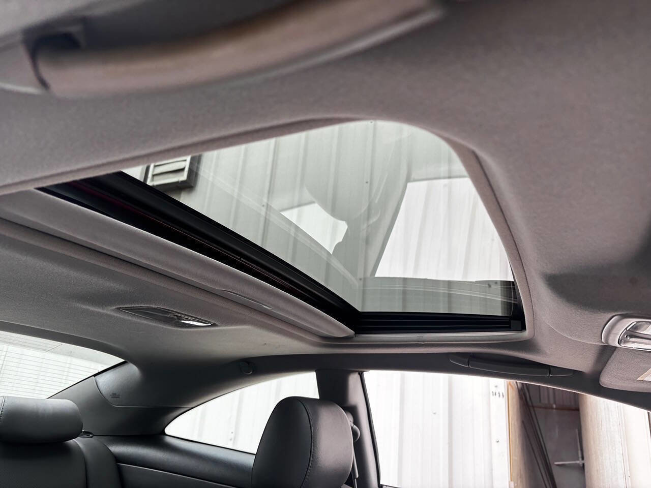 Used 2004 Toyota Solara SLE image 18