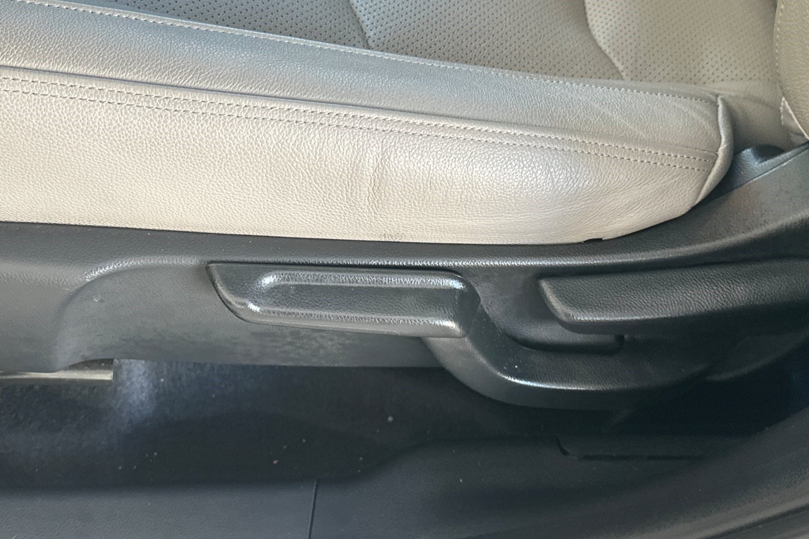 Used 2021 Honda HR-V EX-L image 14