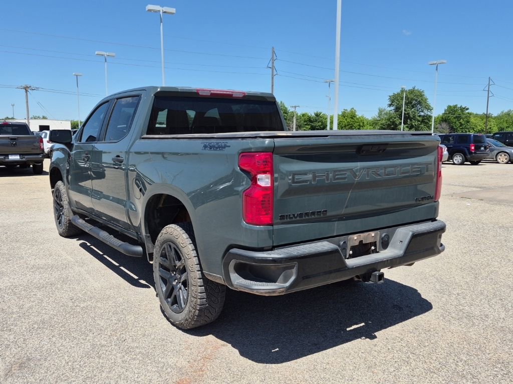 Used 2025 Chevrolet Silverado 1500 Custom Trail Boss w/ Dark Appearance Package AWD/4WD image 4