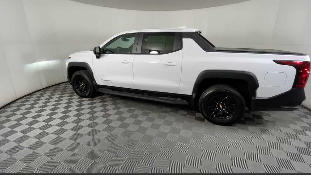 New 2024 Chevrolet Silverado EV W/T image 13