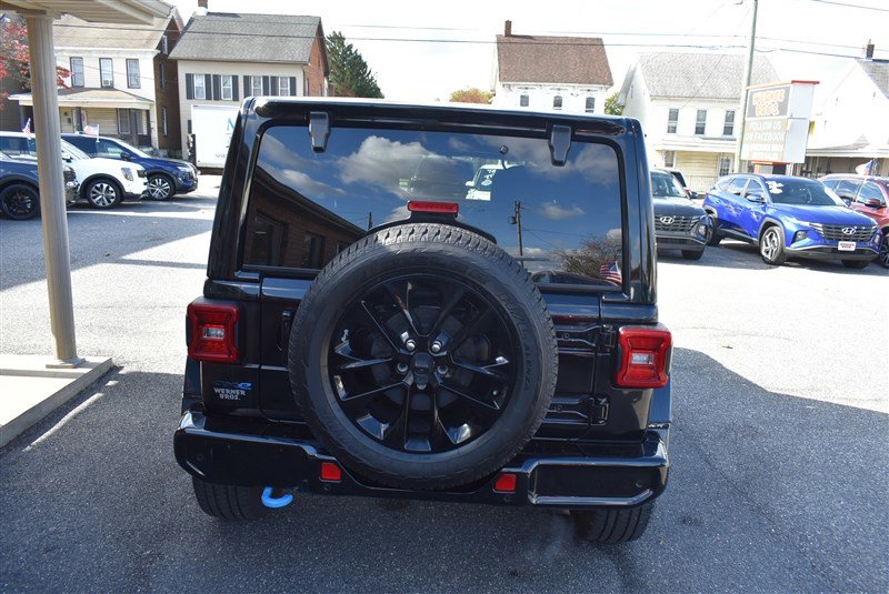 Used 2021 Jeep Wrangler Unlimited Sahara image 4