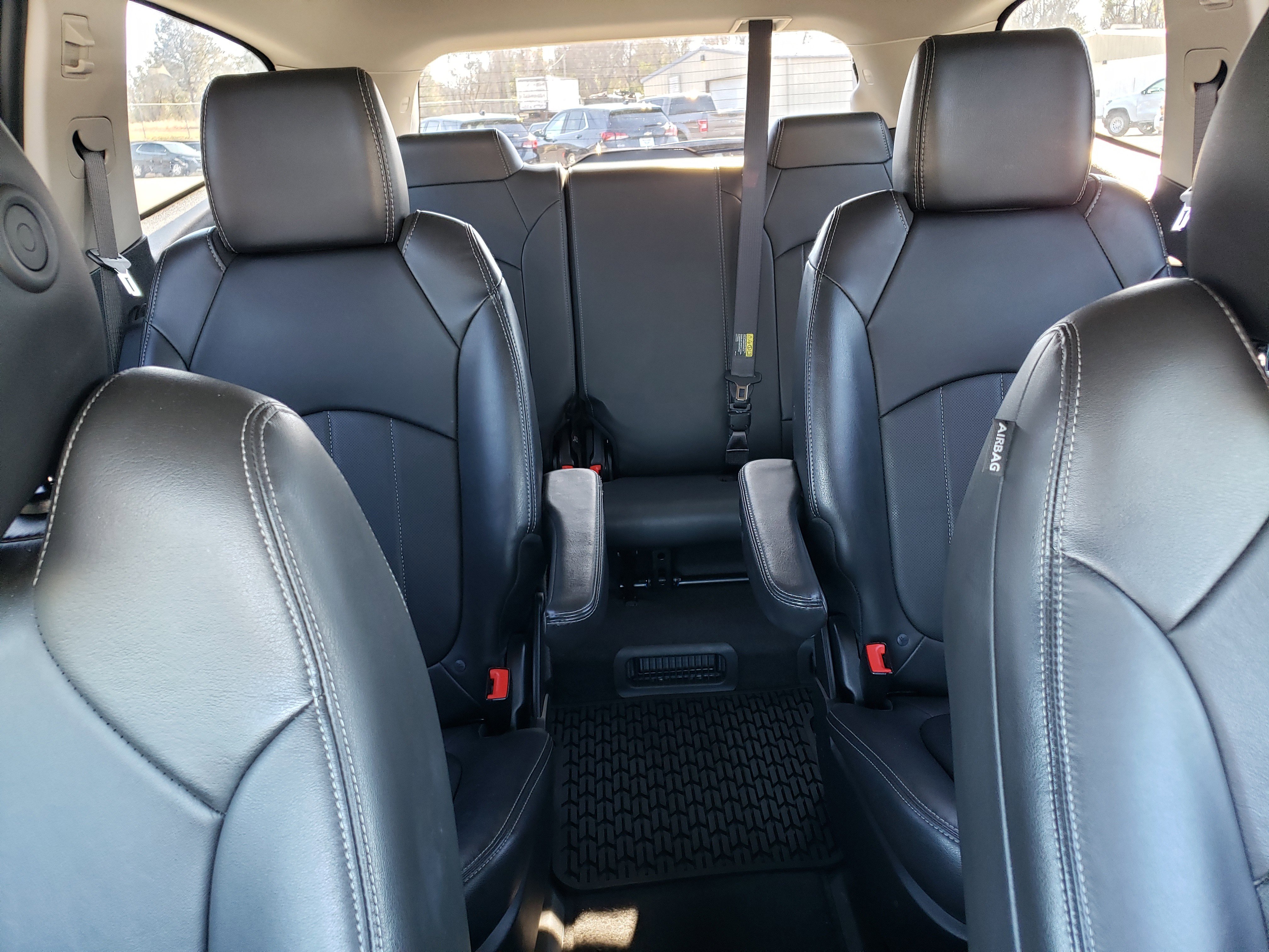 Used 2017 Chevrolet Traverse Premier image 34