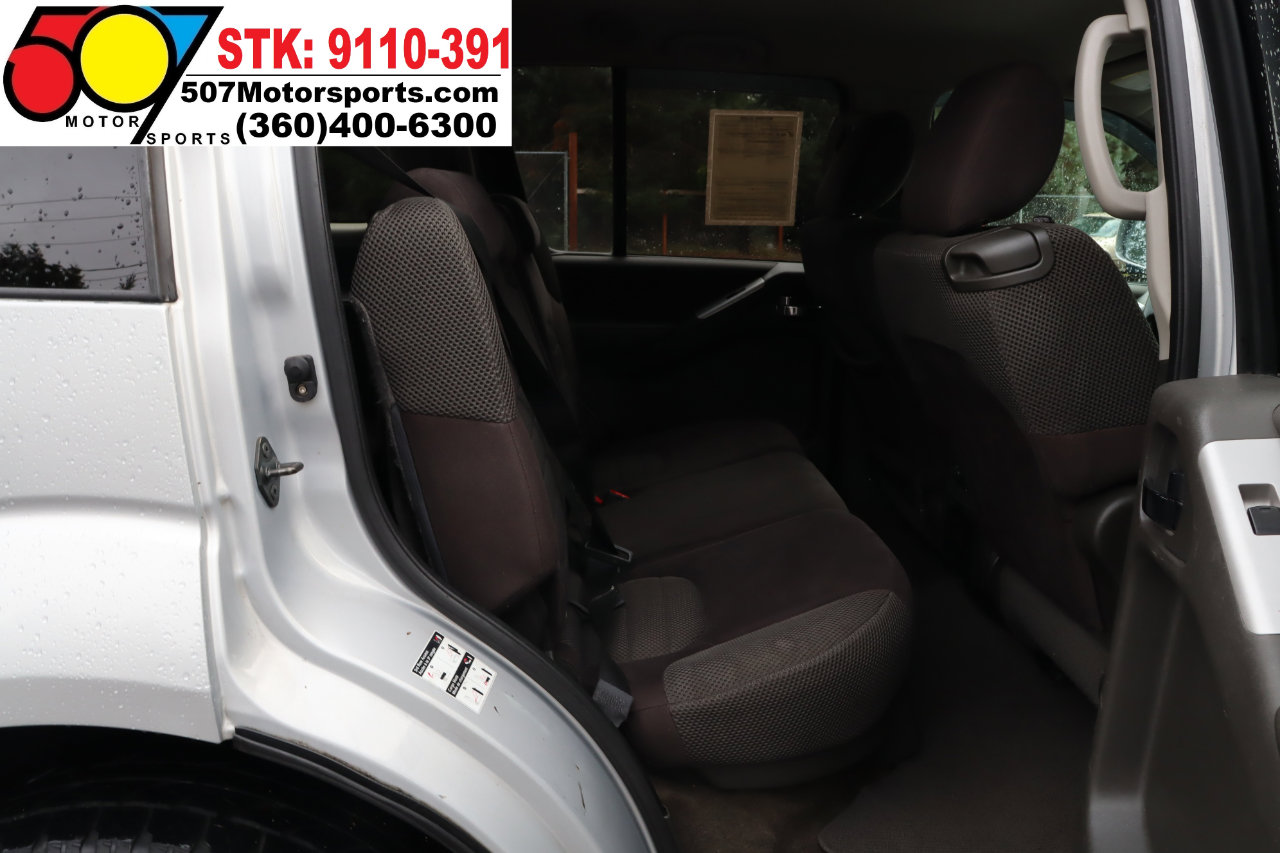 Used 2011 Nissan Pathfinder SV image 16