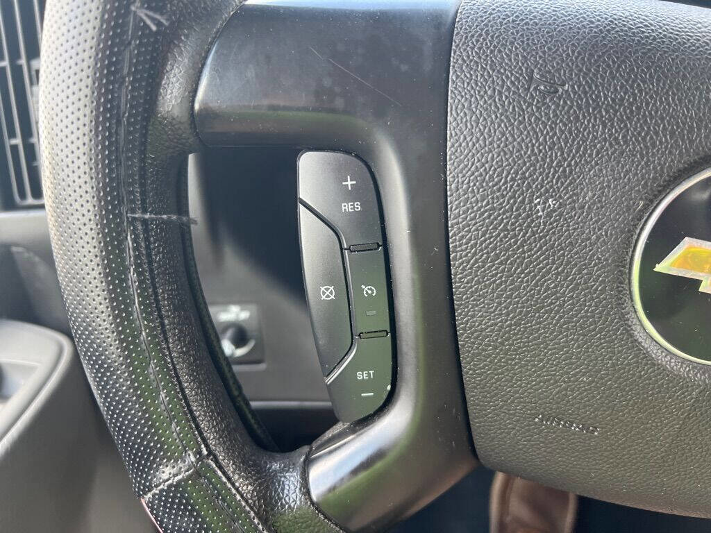 Used 2016 Chevrolet Express 3500 LT w/ LT Preferred Equipment Group RWD image 19