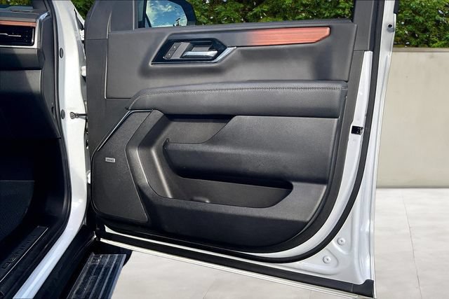Used 2026 GMC Yukon Denali w/ Sun & Power Step Package AWD/4WD image 28