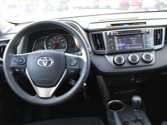 Used 2015 Toyota RAV4 LE AWD/4WD image 8