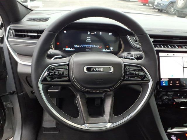 Used 2024 Jeep Grand Cherokee Overland w/ Trailer Tow Package image 7