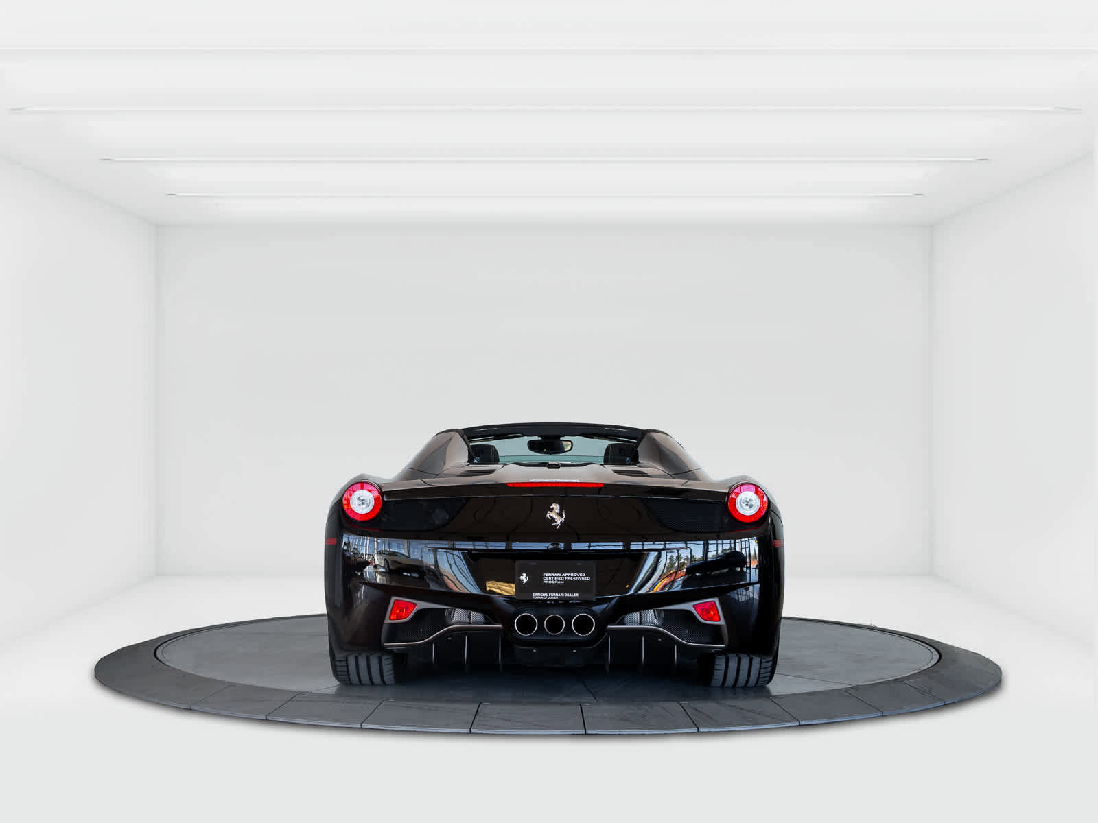 Used 2014 Ferrari 458 Spider image 4