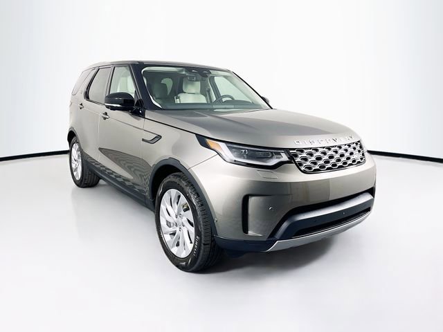 Used 2024 Land Rover Discovery S image 3