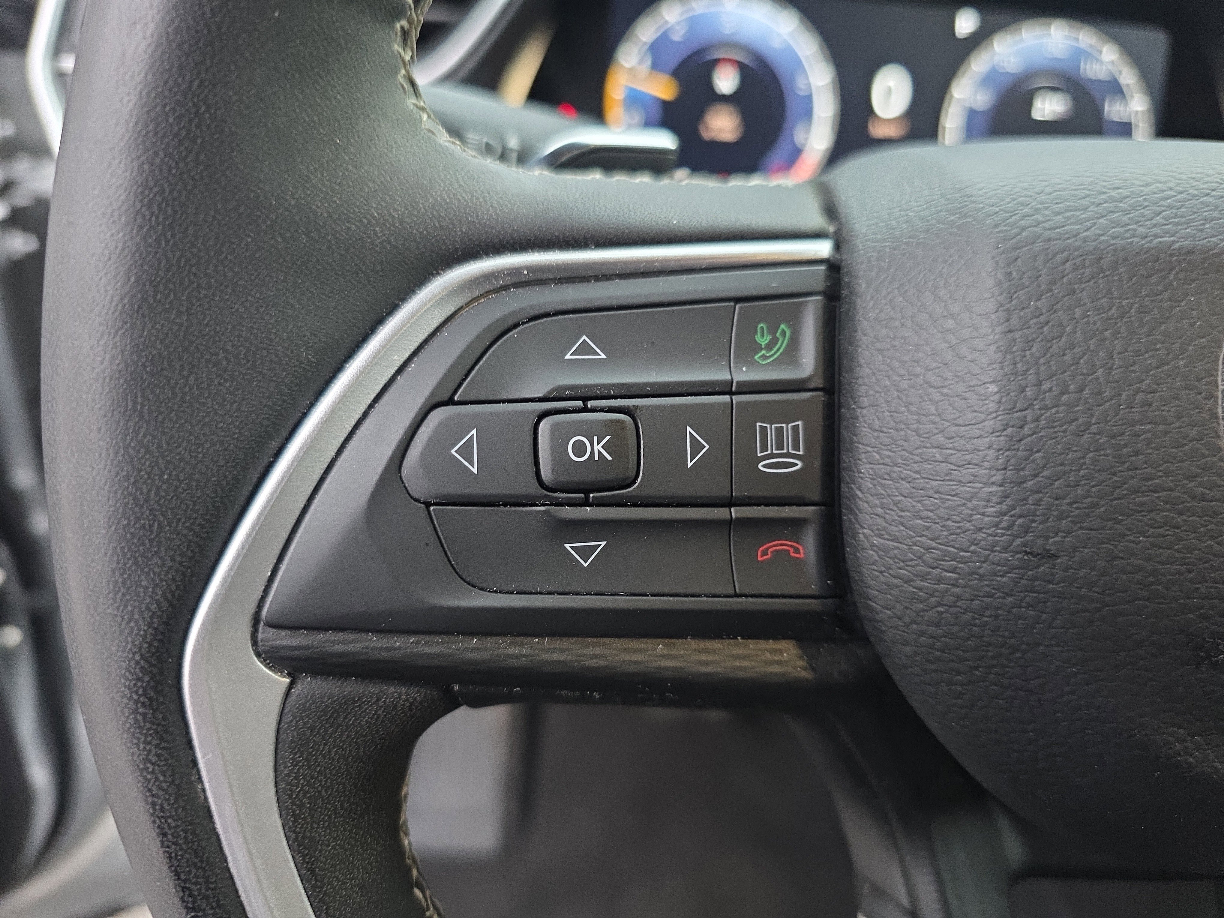 Used 2023 Jeep Grand Cherokee L Laredo image 21