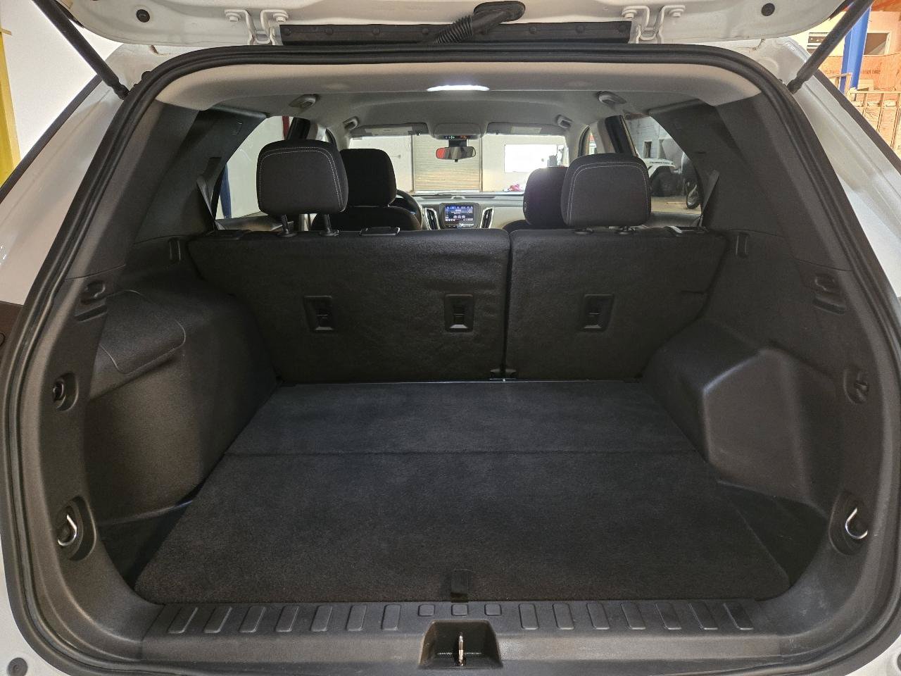 Used 2021 Chevrolet Equinox LS w/ LS Convenience Package FWD image 16