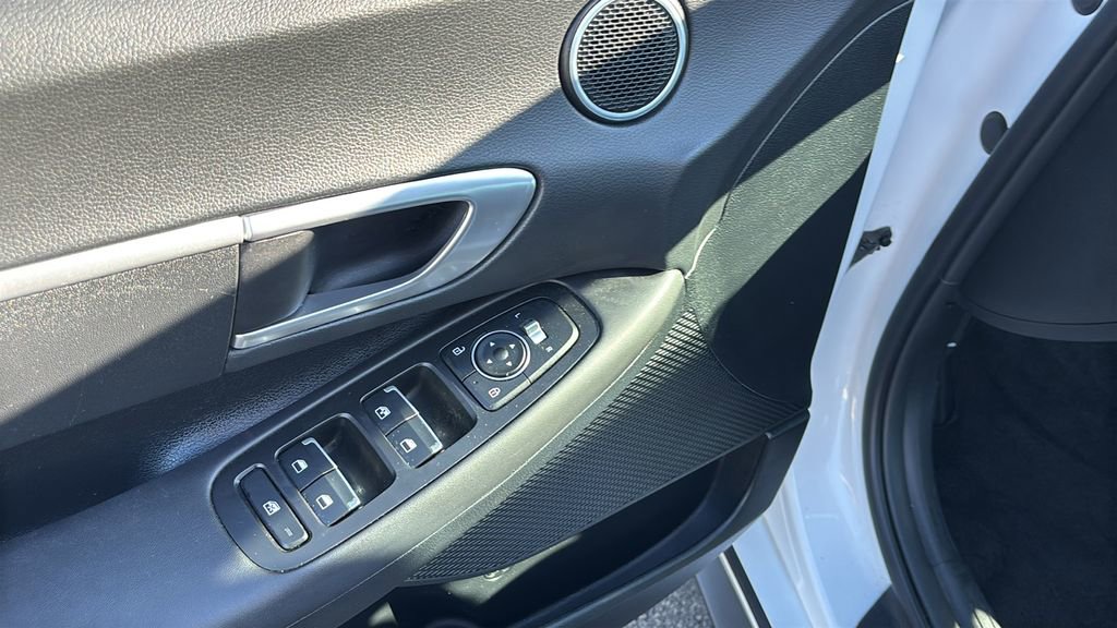 Used 2023 Hyundai Sonata SE image 14
