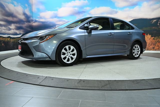 Used 2022 Toyota Corolla LE image 4