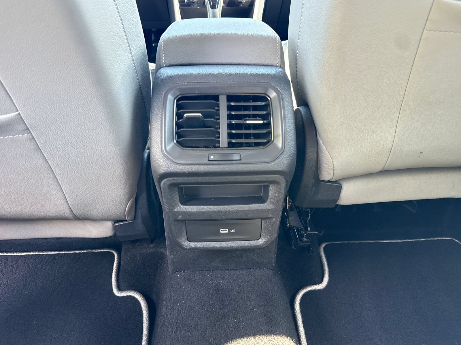Certified 2023 Volkswagen Taos SE AWD/4WD image 39