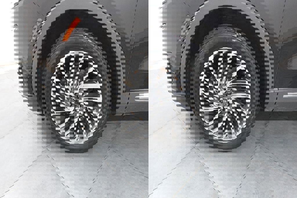 Used 2020 Lincoln Nautilus Reserve w/ Equipment Group 201A image 30