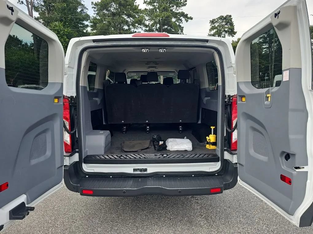 Used 2018 Ford Transit 150 XL RWD image 12