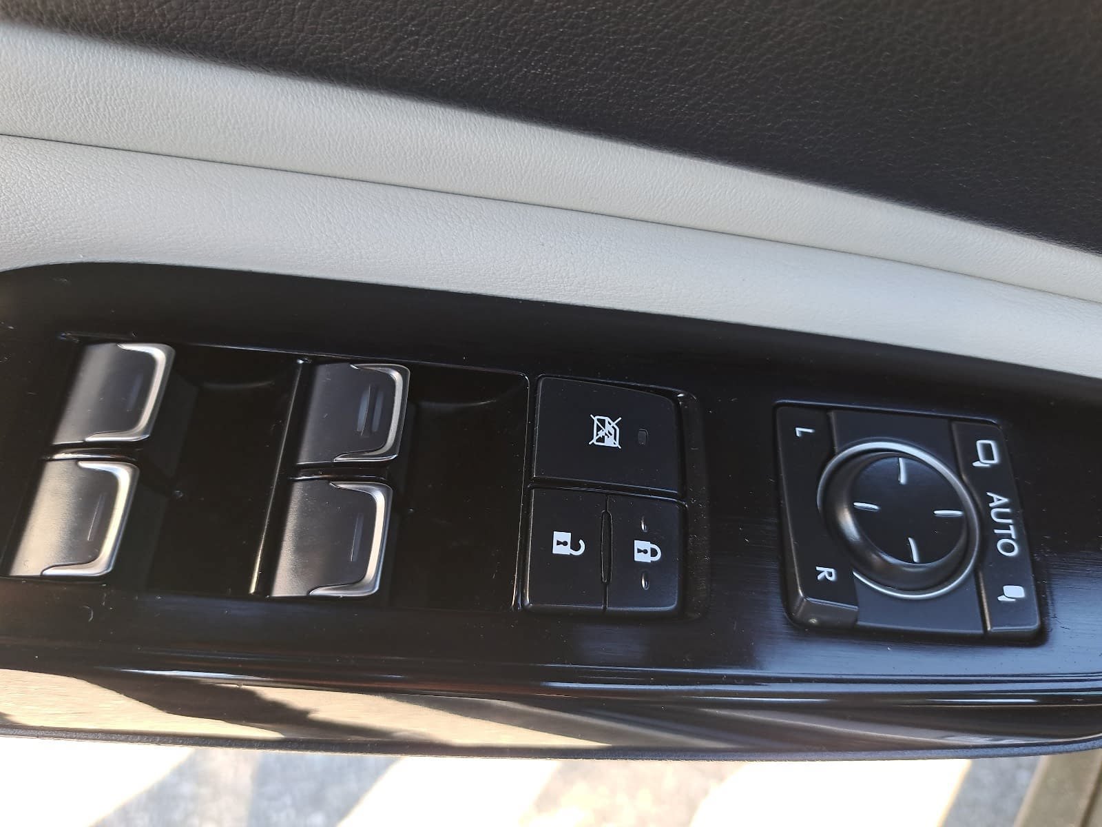 Used 2024 Lexus ES 350 w/ Premium Package FWD image 29
