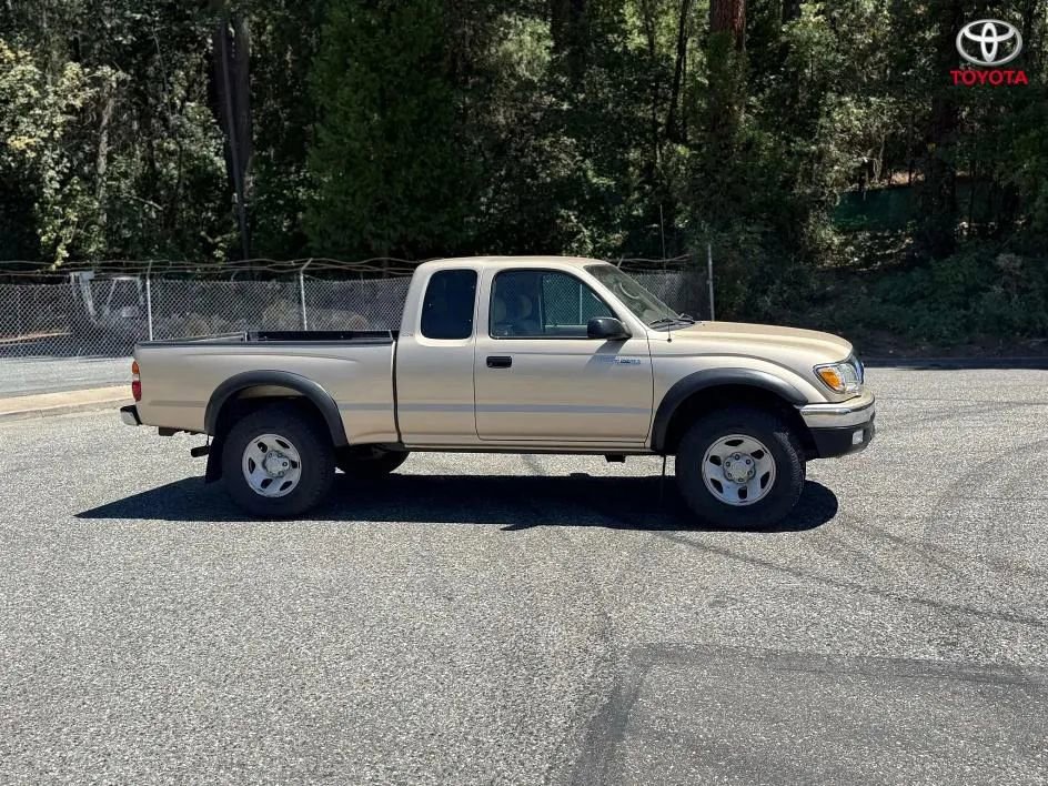 Used 2004 Toyota Tacoma PreRunner image 5