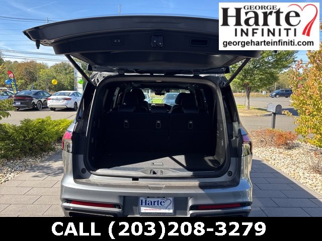 New 2026 INFINITI QX80 4WD image 10
