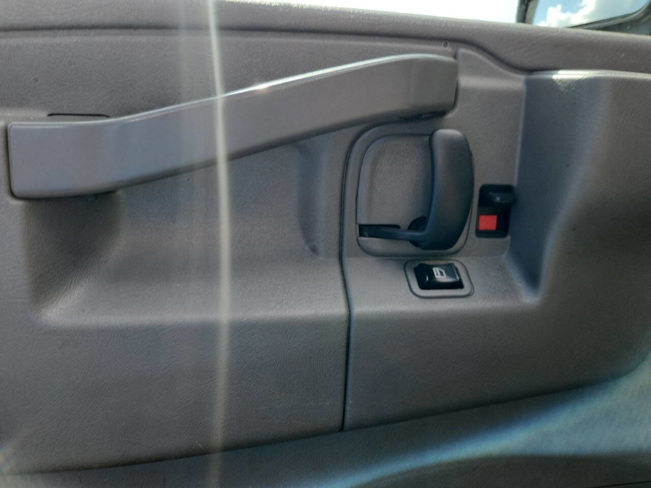 Used 2017 GMC Savana 2500 image 10