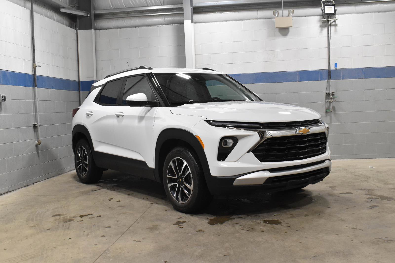 Used 2024 Chevrolet TrailBlazer LT w/ Driver Confidence Package FWD image 28