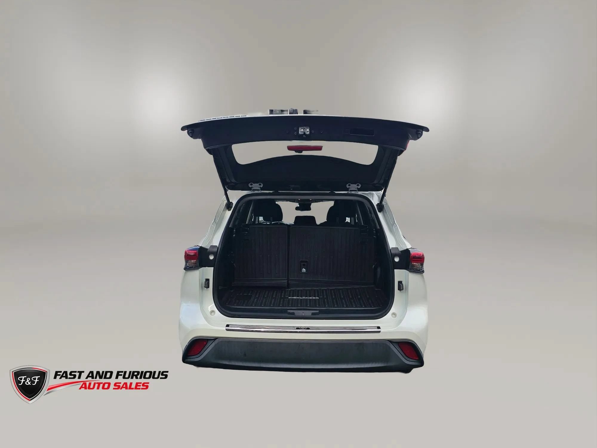 Used 2020 Toyota Highlander L AWD/4WD image 8
