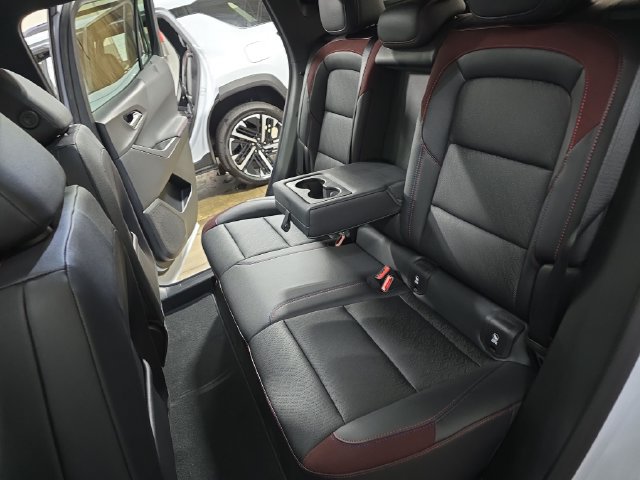 New 2026 Chevrolet Equinox RS w/ Convenience Package III FWD image 17