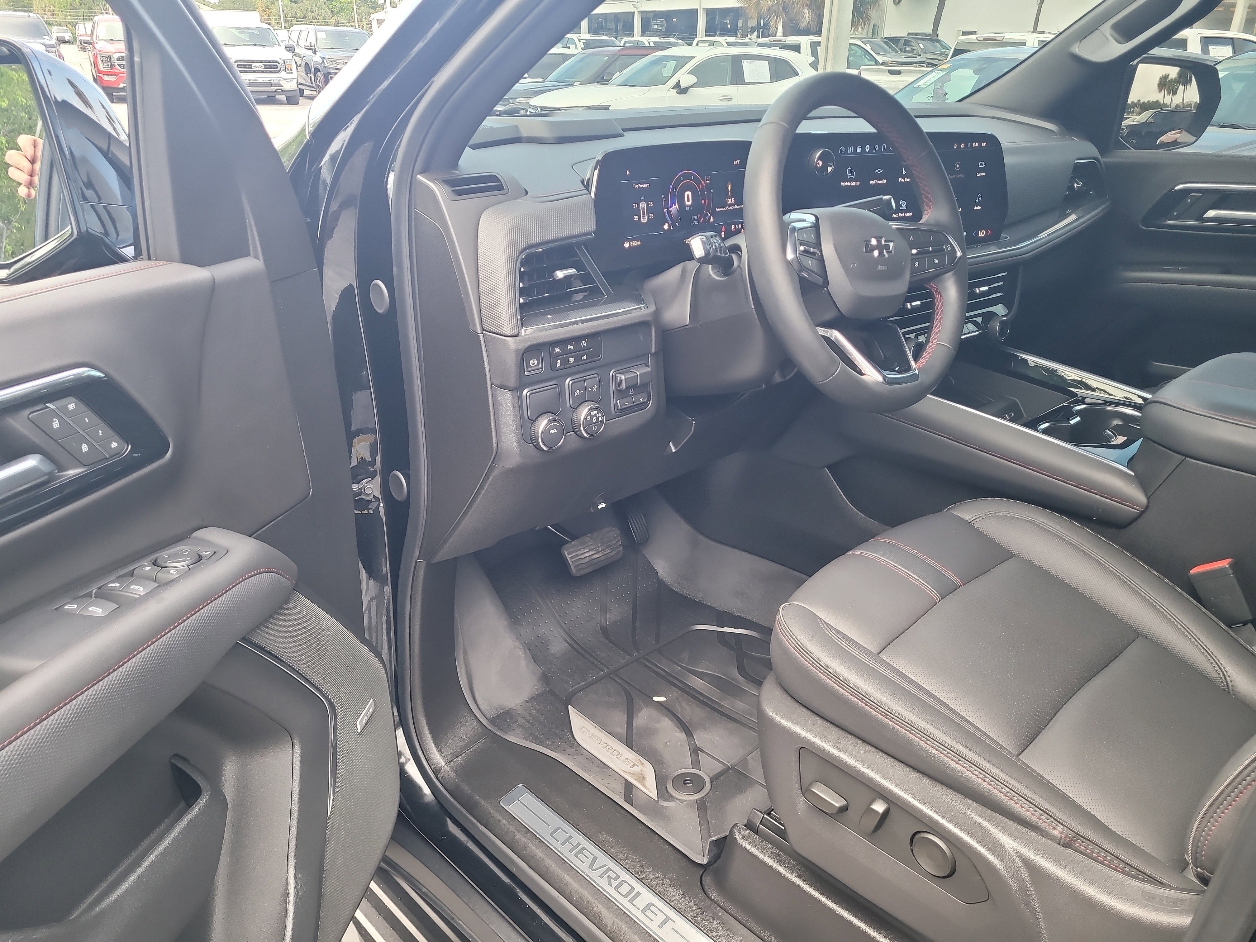 Used 2025 Chevrolet Suburban RST w/ Comfort Package RWD image 35