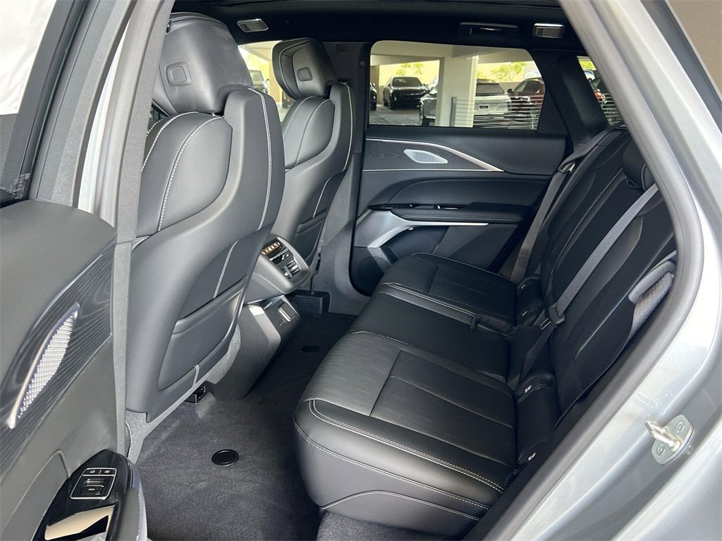 New 2026 Cadillac Lyriq V image 28