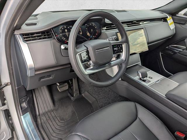 New 2025 Land Rover Range Rover SE AWD/4WD image 3
