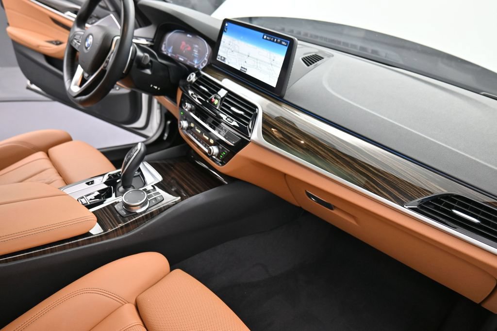 Used 2023 BMW 530e xDrive w/ Premium Package AWD/4WD image 20