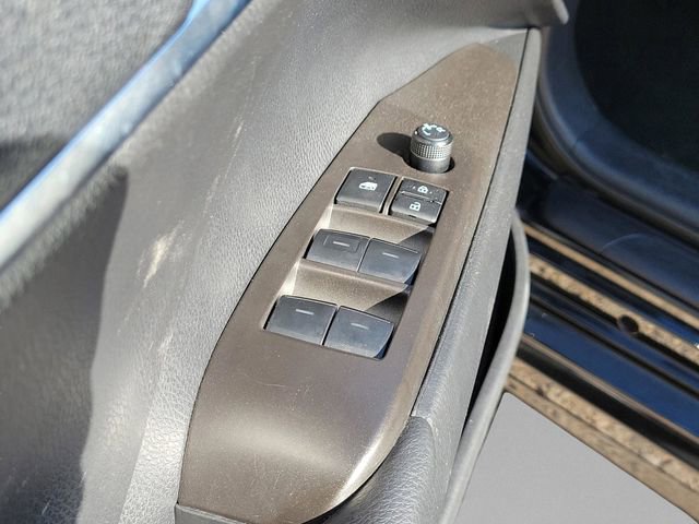 Used 2024 Toyota Camry SE FWD image 13