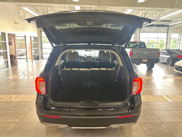 Used 2020 Ford Explorer XLT w/ Equipment Group 202A AWD/4WD image 29