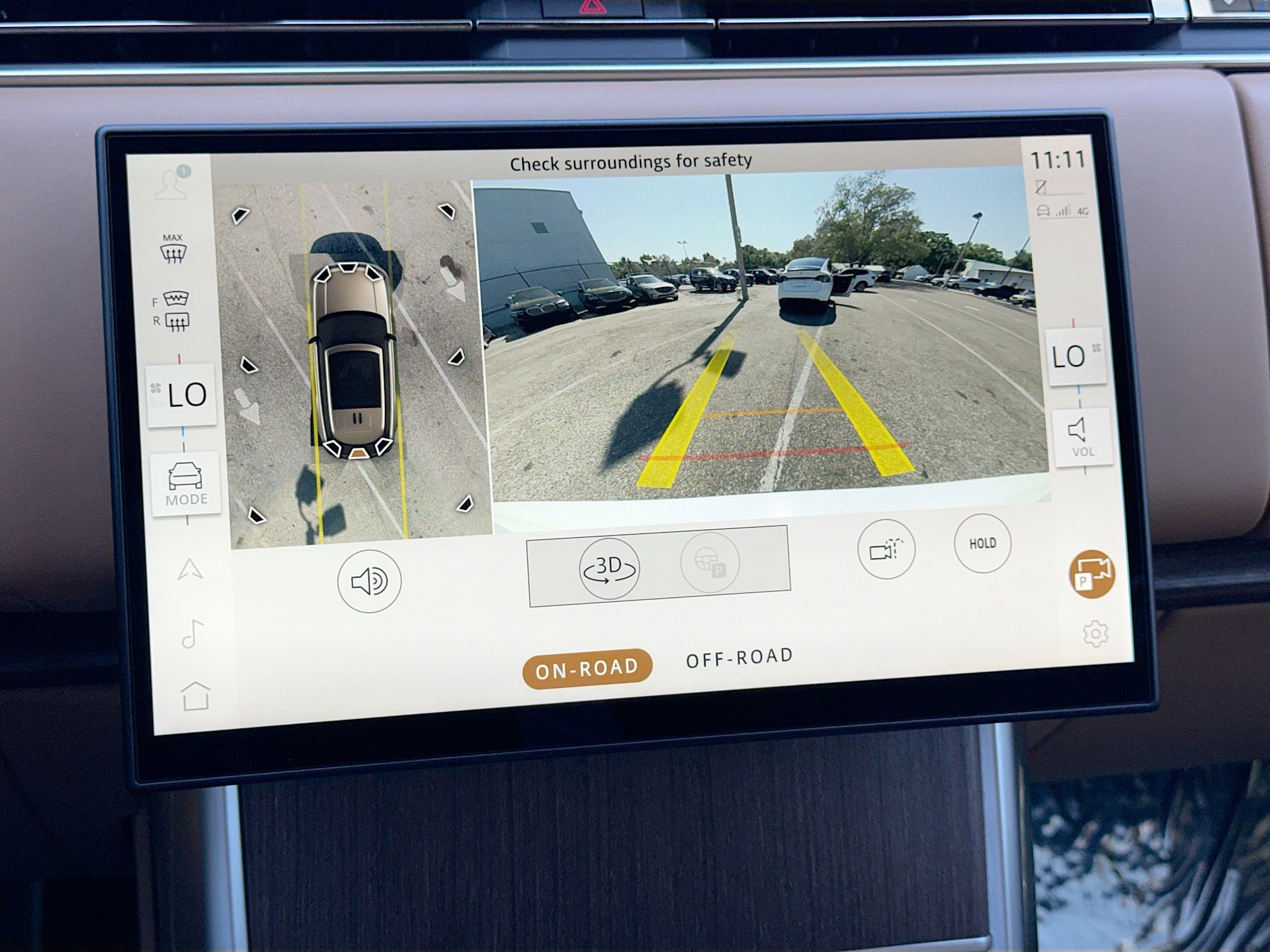 Used 2025 Land Rover Range Rover SE image 33