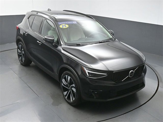 Used 2025 Volvo XC40 B5 Ultra image 43