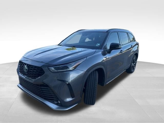 Used 2021 Toyota Highlander XSE image 3